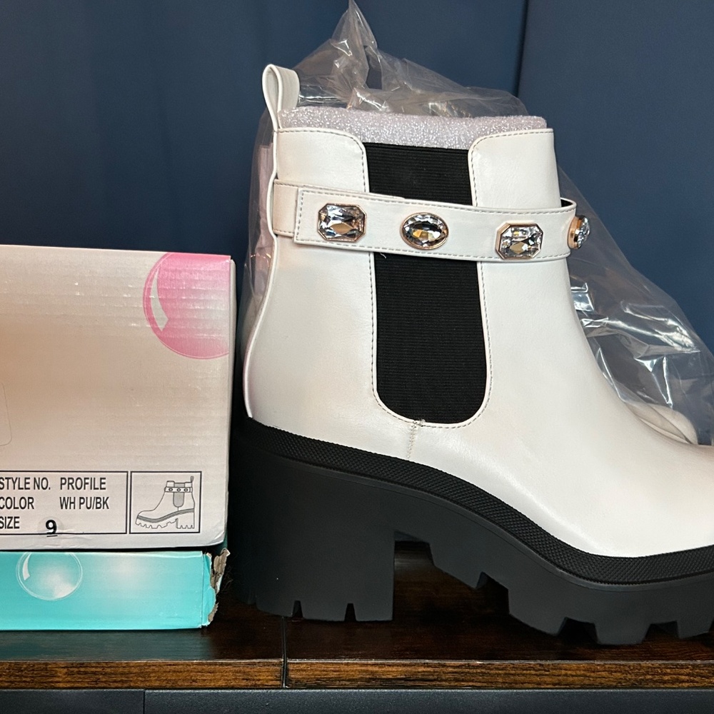 Soda Lug Sole Mid Heel Chelsea Fashion Ankle Bootie with Gleaming Studs - Picture 2 of 4